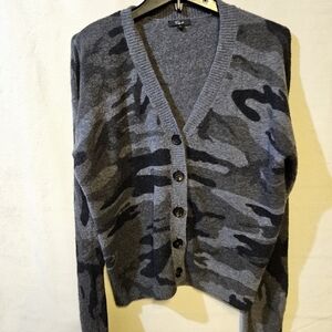 Chic Camouflage Cardigan in Gray and Black